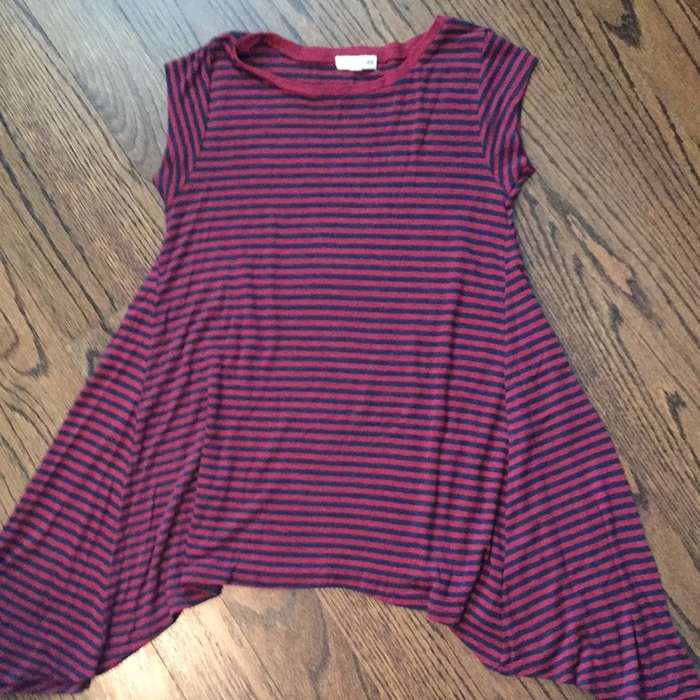 Tucker and Tate top